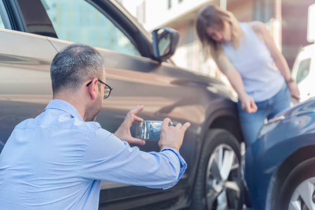 Professional Commercial Auto Insurance technician working in Paradise Valley, AZ